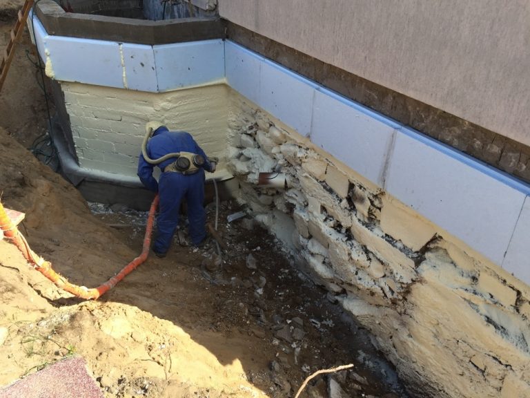 Piana PUR w Ocieplaniu Poddaszy w Augustowie: Wyjątkowe Rozwiązanie dla Efektywnej Termoizolacji
