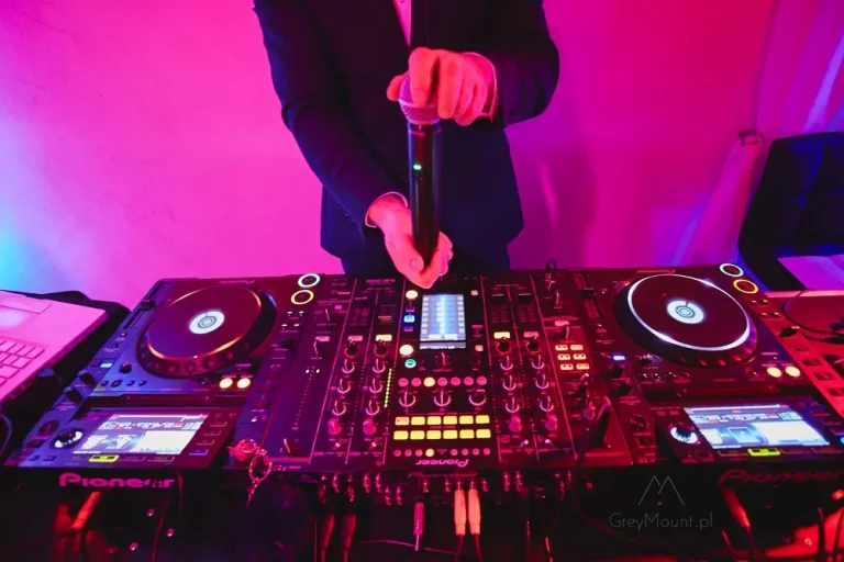 Djszymoniak.pl dj wodzirej: wibracje, które ożywią twoją imprezę