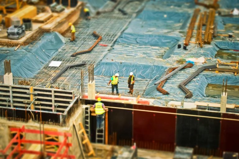 Jak wygląda współpraca z lokalną firmą budowlaną – od wyceny po odbiór inwestycji